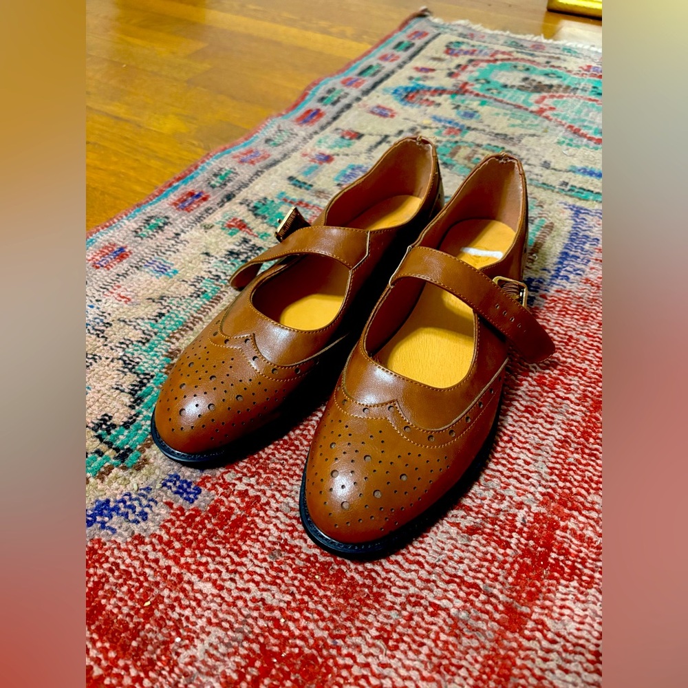 Brown Oxford Leather Flats